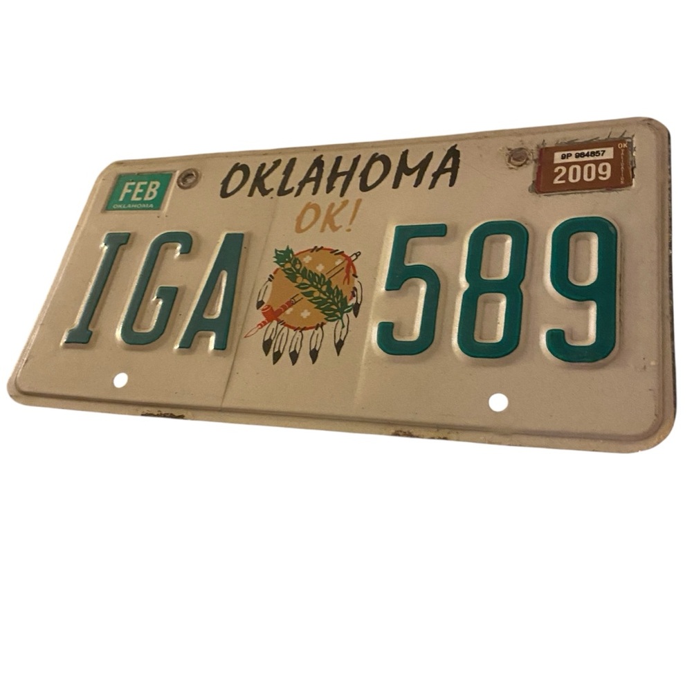 Oklahoma metal license plate Collectable 2009 sticker